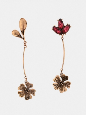 Vintage Starožitné Zlaté Náušnice Kreatívne Asymetrické Visiace S Kvetinovými Lístkami Pre Ženy