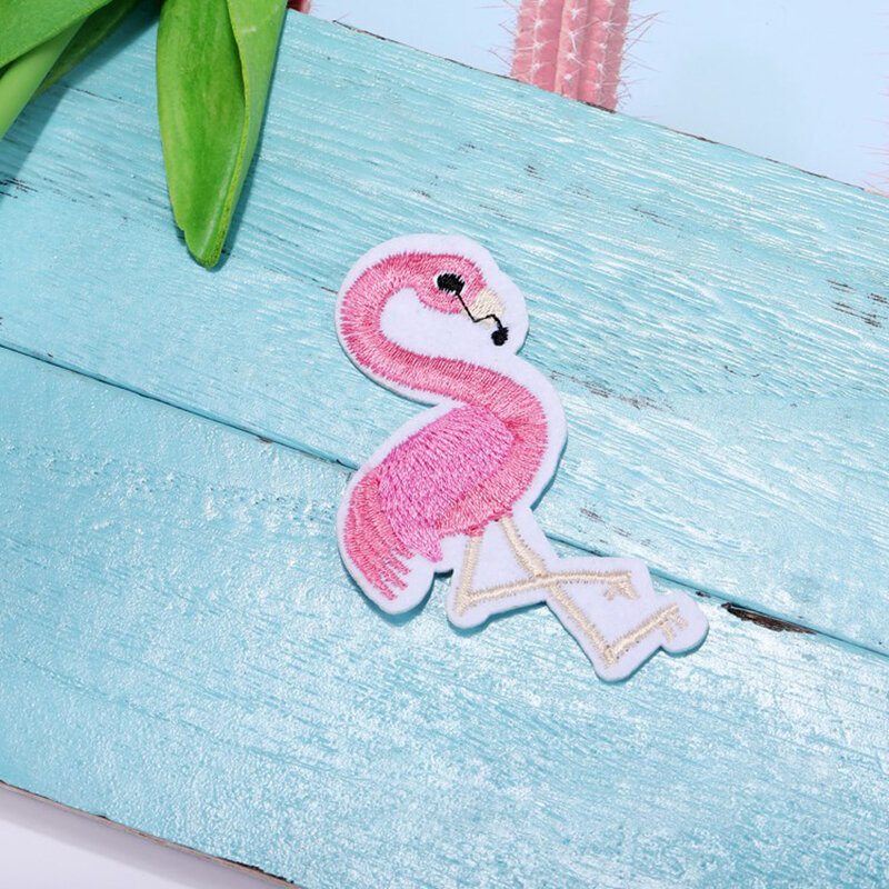 1 Ks Červená Biela Vyšívacia Flamingo Látková Pasta / Diy Odevné Dekorácie Príslušenstvo Náplasťová