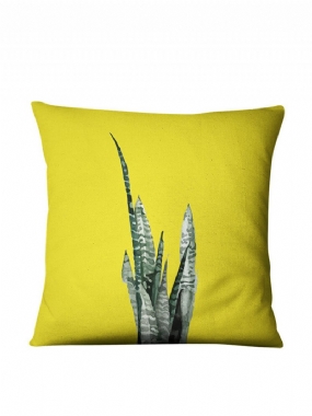 Obliečka Na Vankúš Zo Žltého Šťavnatého Kaktusu Na Na Pohovku