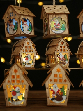 1ks Vianočná Drevená Osvetlená Chatka Kreatívna Zostava Dekorácia Malého Domu Svietiaca Farebná Kabína