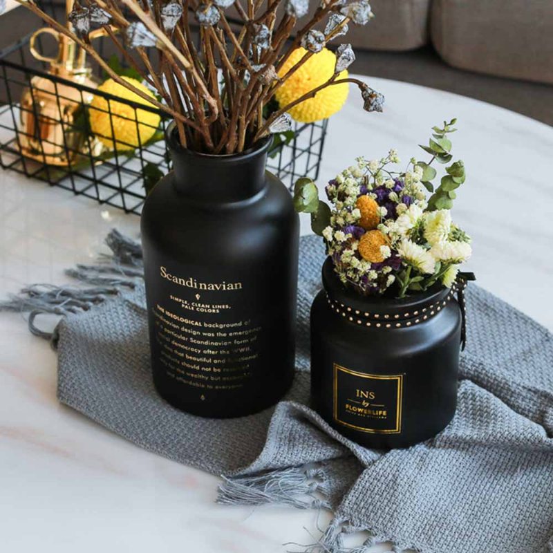 Severské Čiernobiele Sklenené Vázy Minimalizmus Do Obývačky Ornament S Kvetinovým Aranžmánom