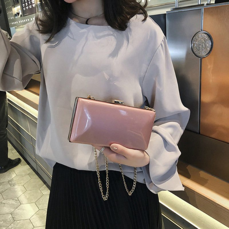 Advanced Sense Bag Foreign Air Female Bag 2023 New Wave Kórejská Verzia Wild Patent Leather Clutch Bag Chain Messenger Bag