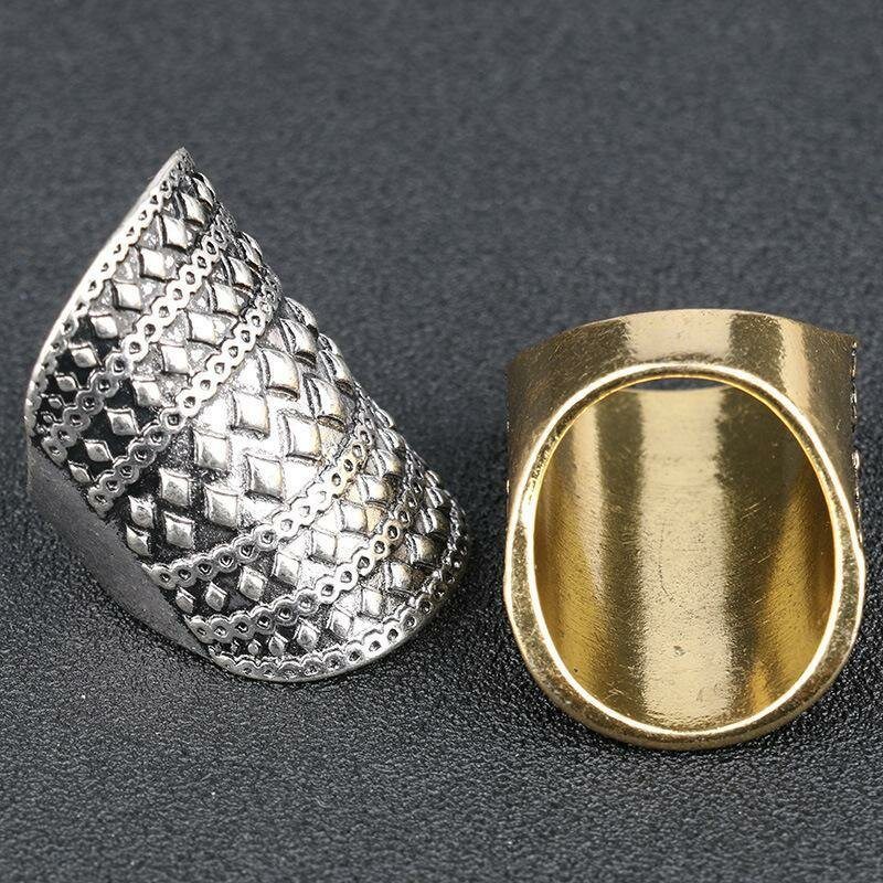 Bohémsky Geometrický Masívny Diamantový Prsteň Prehnaný Punkový Nitovaný Kovový