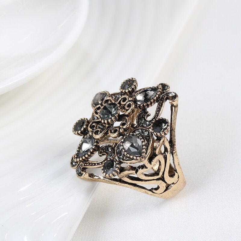 Vintage Kovový Šedý Diamantový Prsteň Staroveký Zlatý Vyrezávaný Hollw Crystal Finger