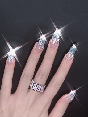 24 Ks/balenie Laser Silver Flame Fake Nails Kus Nositeľné Umelé Nechty
