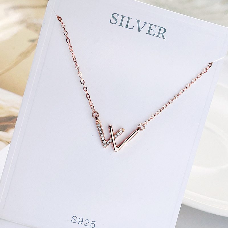 2023 W Letter Necklace S925 Sterling Silver Náhrdelník Dámsky Dizajn Sense Prívesok S Dvojitou V Kľúčnou Kosťou