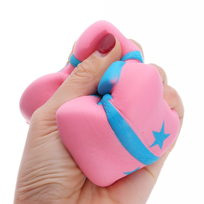 Darčeková Krabička Cake Squishy Toy Darčekový Remienok Na Telefón 7.5 cm Pomaly Stúpajúci S Obalom Kolekcia Plyšová Hračka