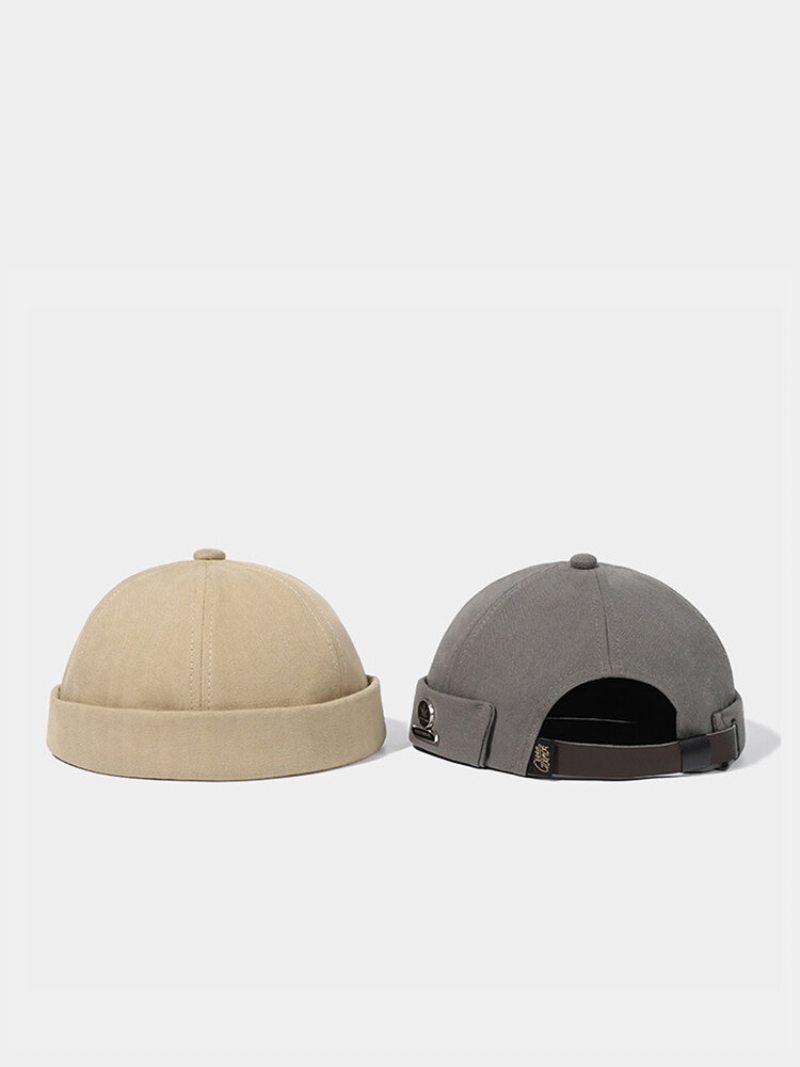 Unisex Bavlnené Písmená Vzor Javorového Listu Kovový Štítok Nastaviteľný Trendy Čiapka Bez Okrajov Landlord Cap Skull Cap